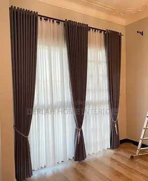 Full Set Curtains in Browmn