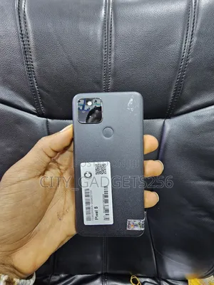 Photo - Google Pixel 5 128 GB Black