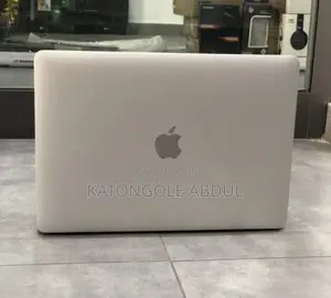 New Laptop Apple MacBook Pro 2017 8GB Intel Core I7 SSD 256GB