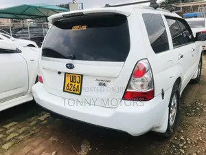 Photo - Subaru Forester 2005 White