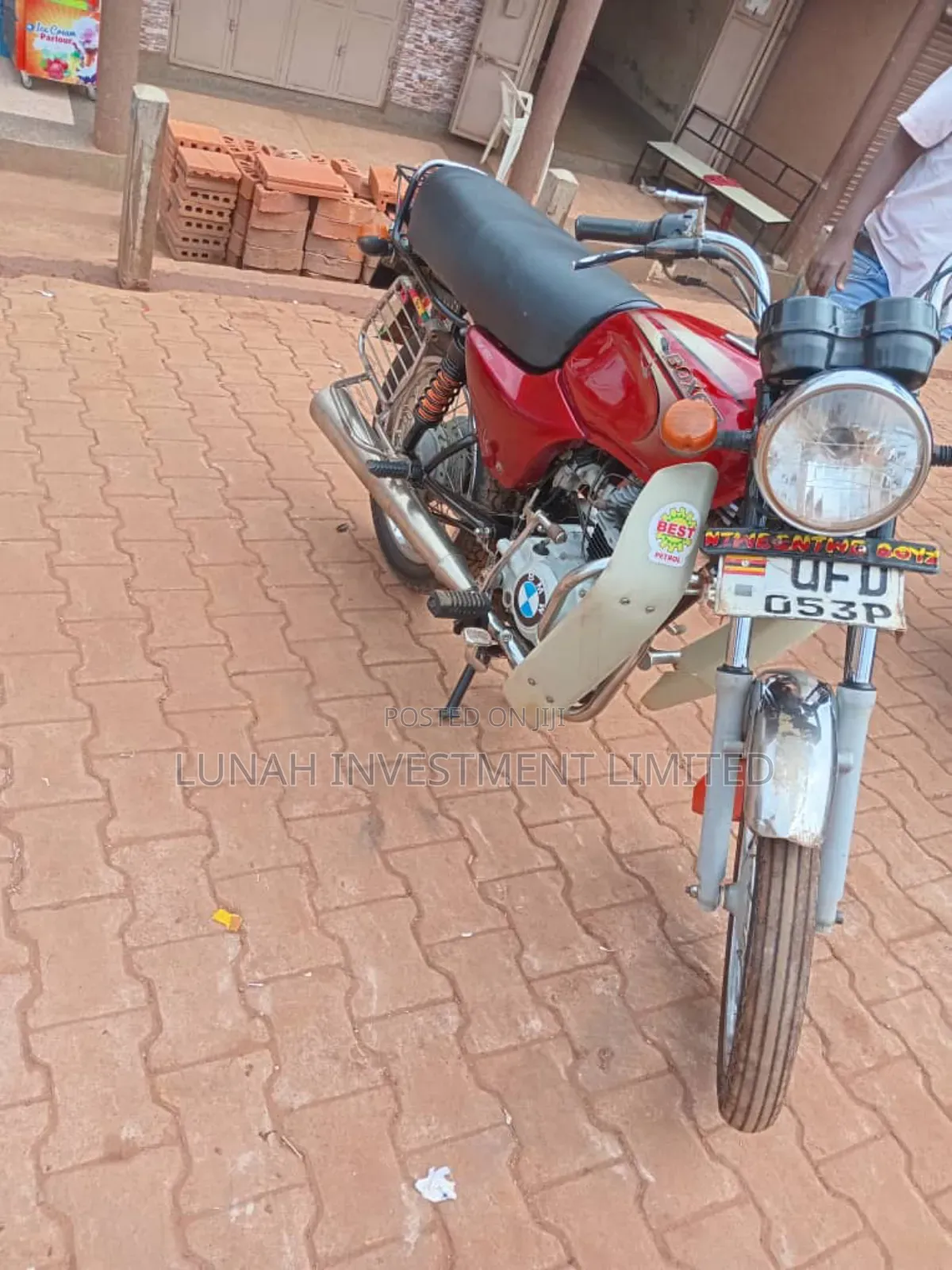 Bajaj Boxer BM100ES 2023 Red