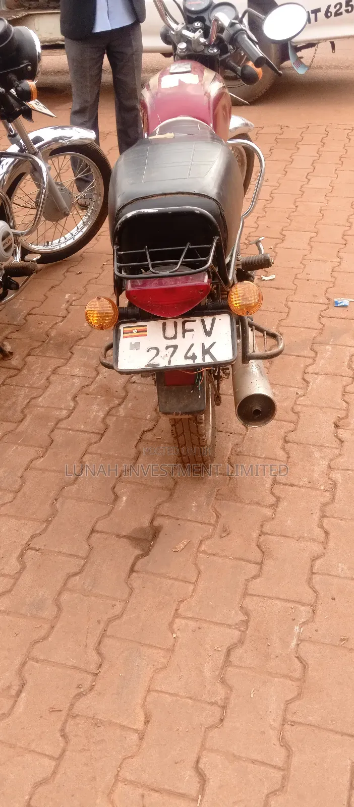 Bajaj Boxer BM100ES 2023 Red