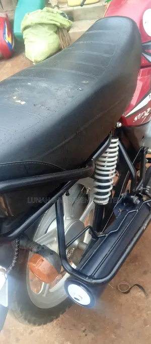 Bajaj Boxer 2023 Red