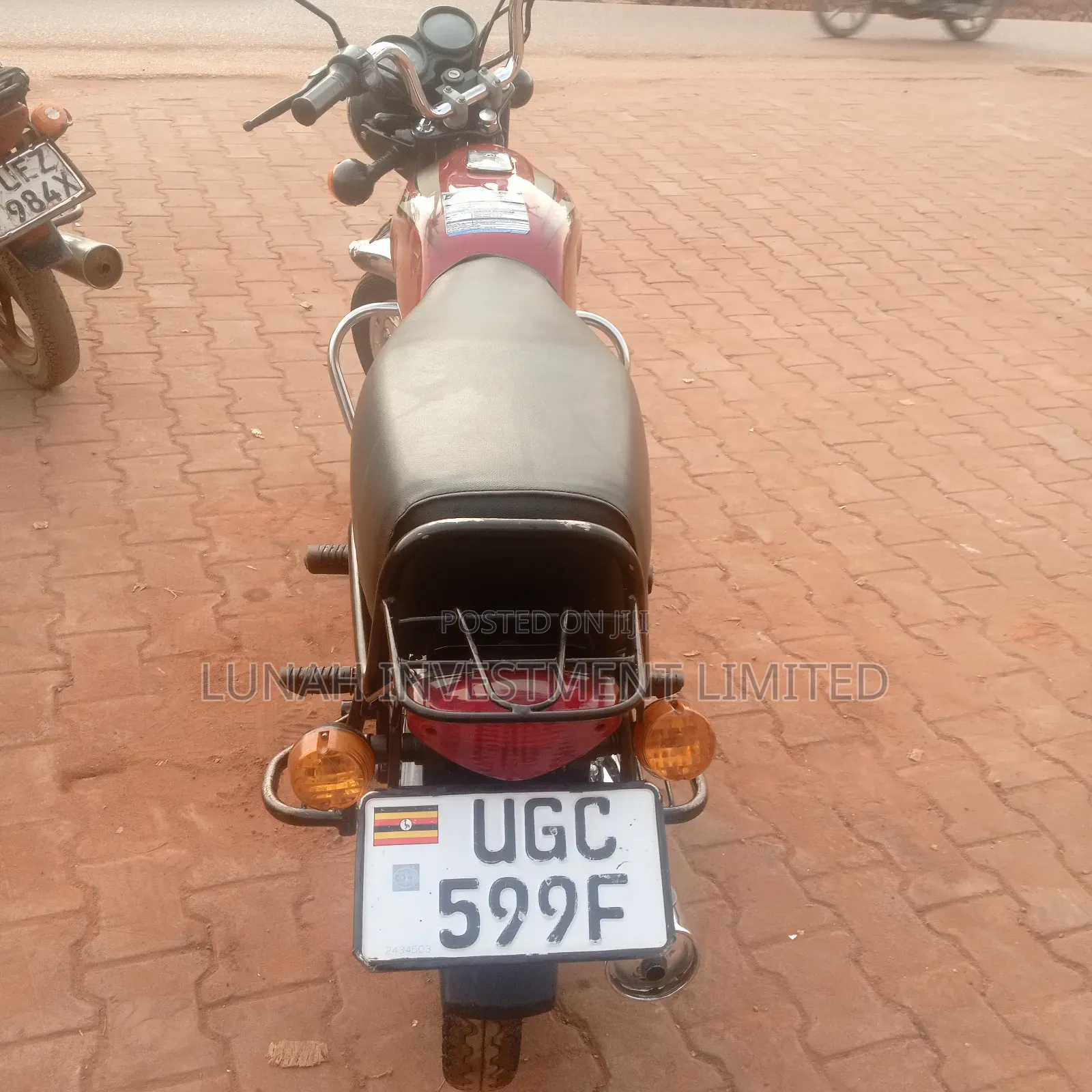 Bajaj Boxer 100 2024 Red