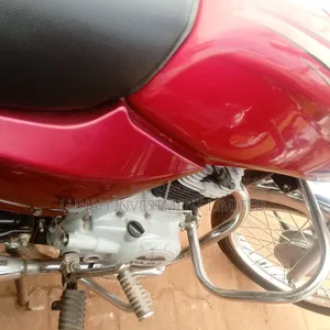 Bajaj Boxer BM100ES 2024 Red