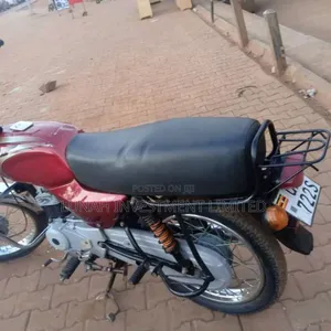Bajaj Boxer 2023 Red