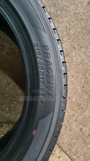 215/45r17 Practiva Foreign Used