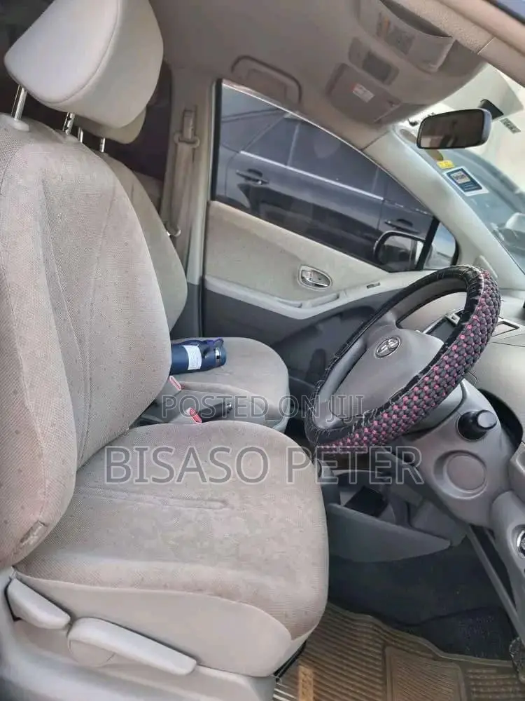 Toyota Vitz 1.0 FWD 5dr 2007 Silver