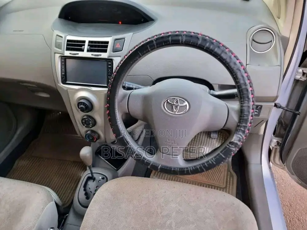 Toyota Vitz 1.0 FWD 5dr 2007 Silver