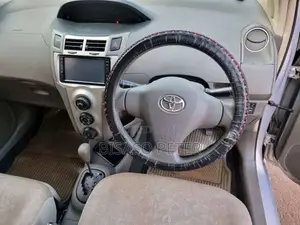 Toyota Vitz 1.0 FWD 5dr 2007 Silver