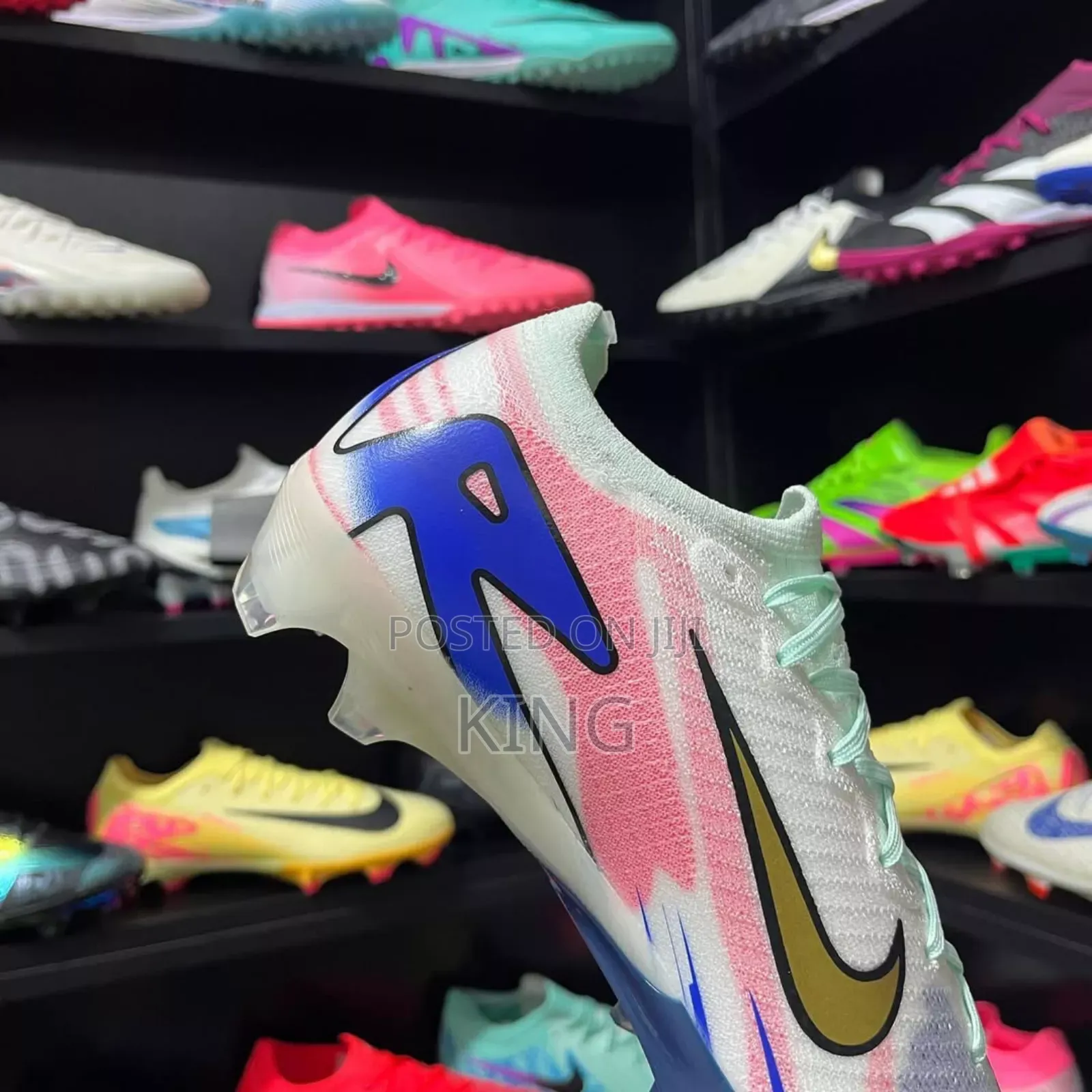 Swift Nike Zoom Vapor 16 Football Boots. Mercurial