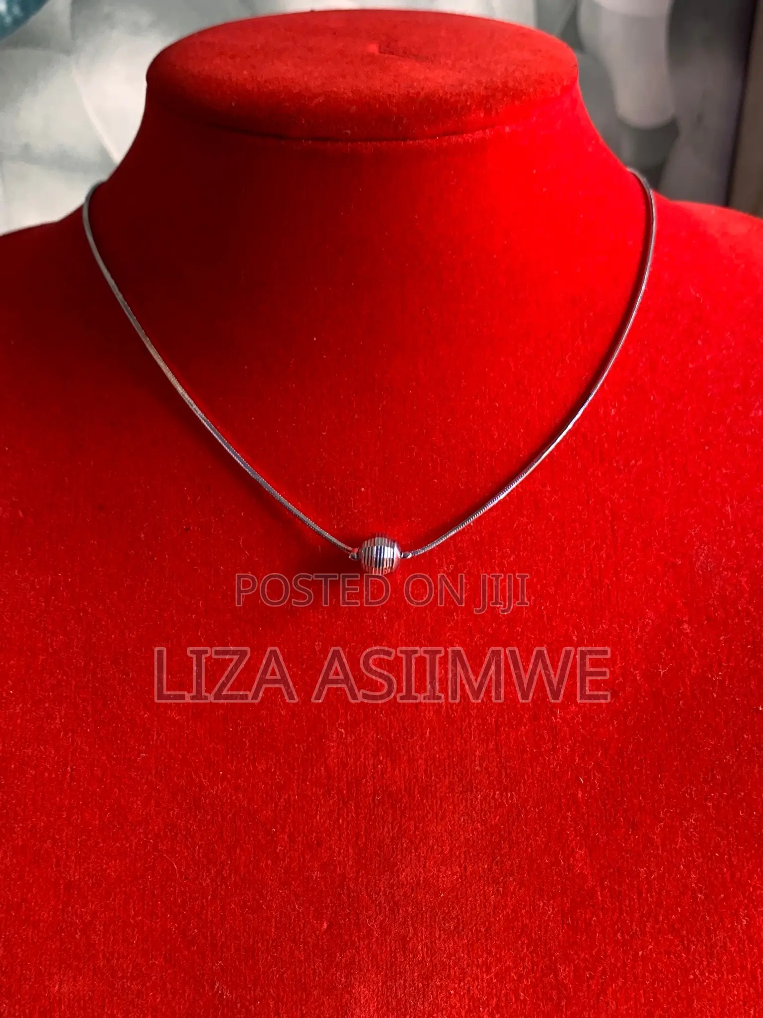 Round Silver Pendant for Ladies