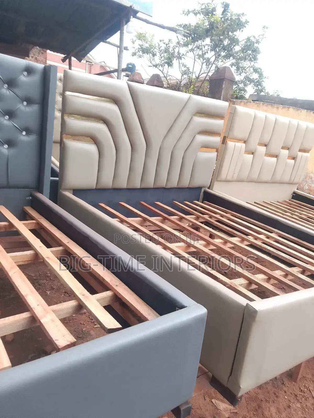 Cream Leather Puzzled Sticker Bed