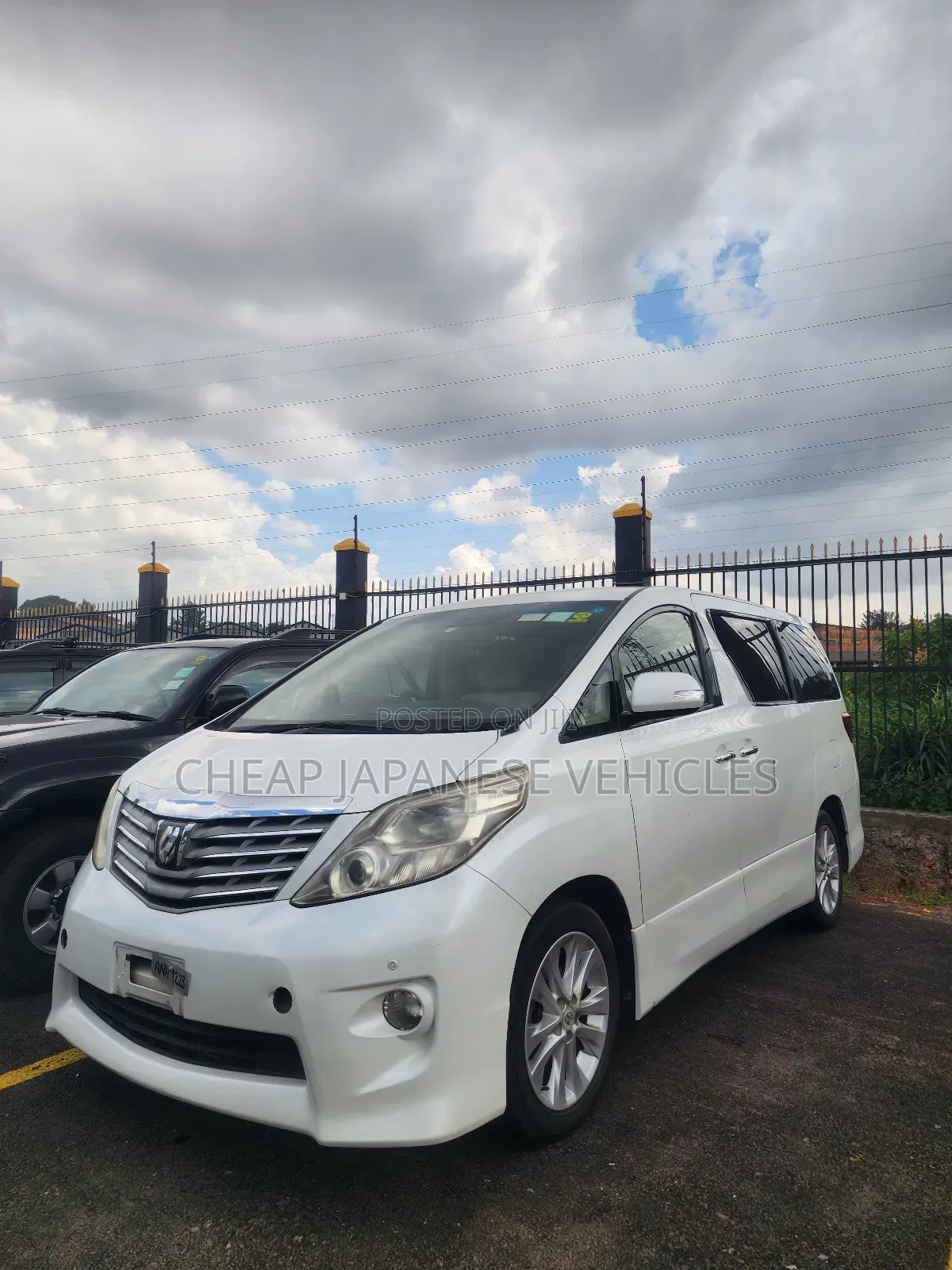 Toyota Alphard 2.4 Petrol FWD 2010 Pearl