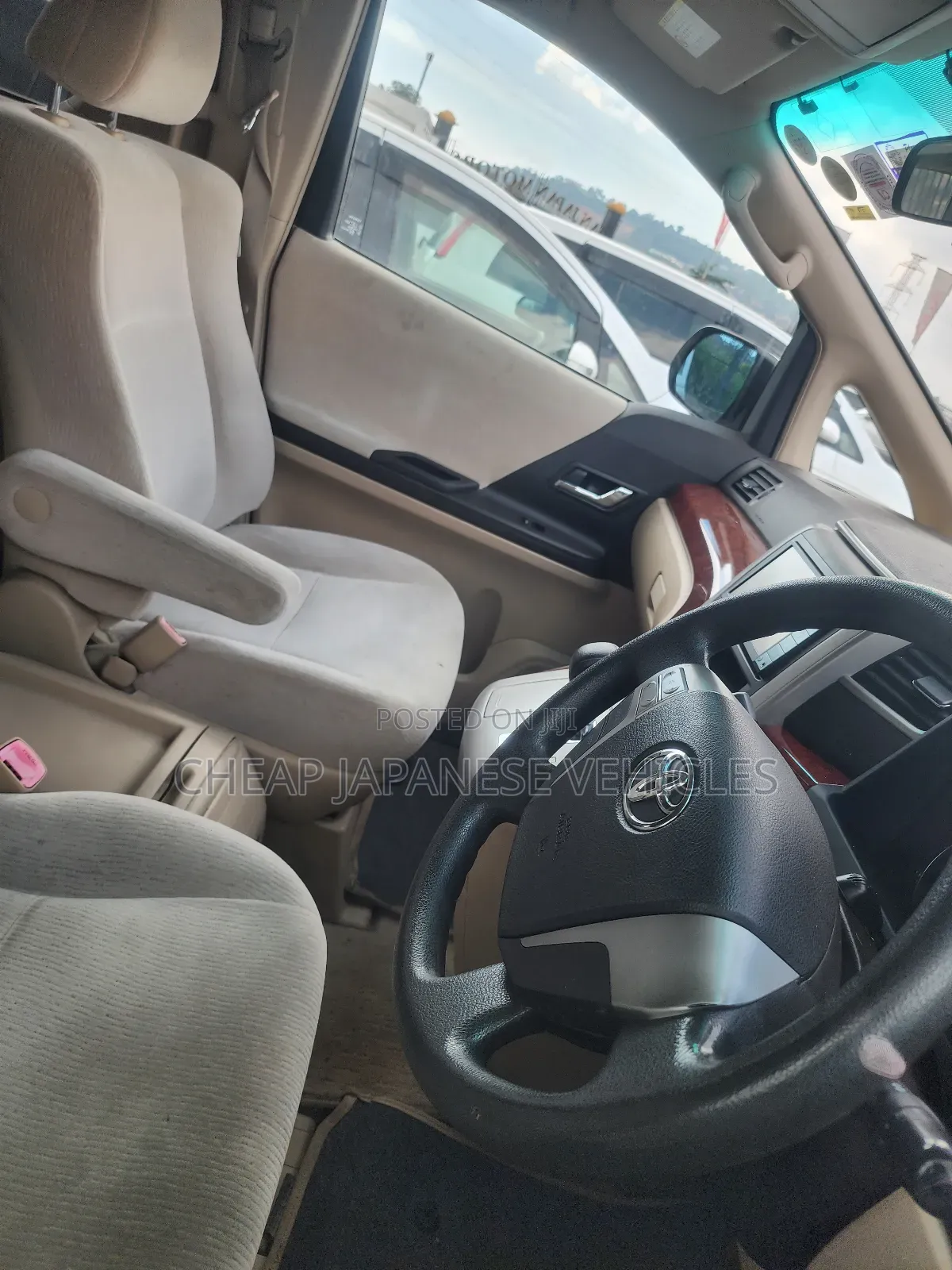 Toyota Alphard 2.4 Petrol FWD 2010 Pearl