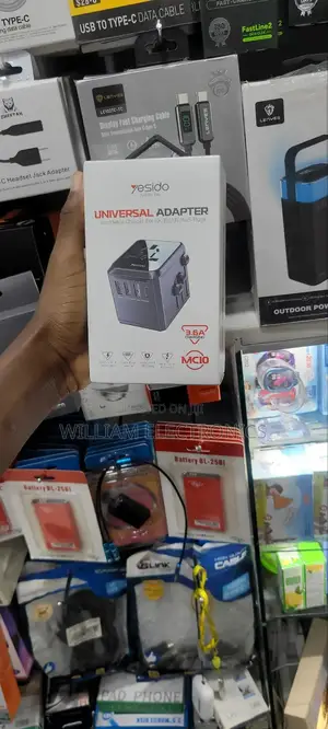 4 Ports Ultra-Fast Adapter/Black Universal Adapter