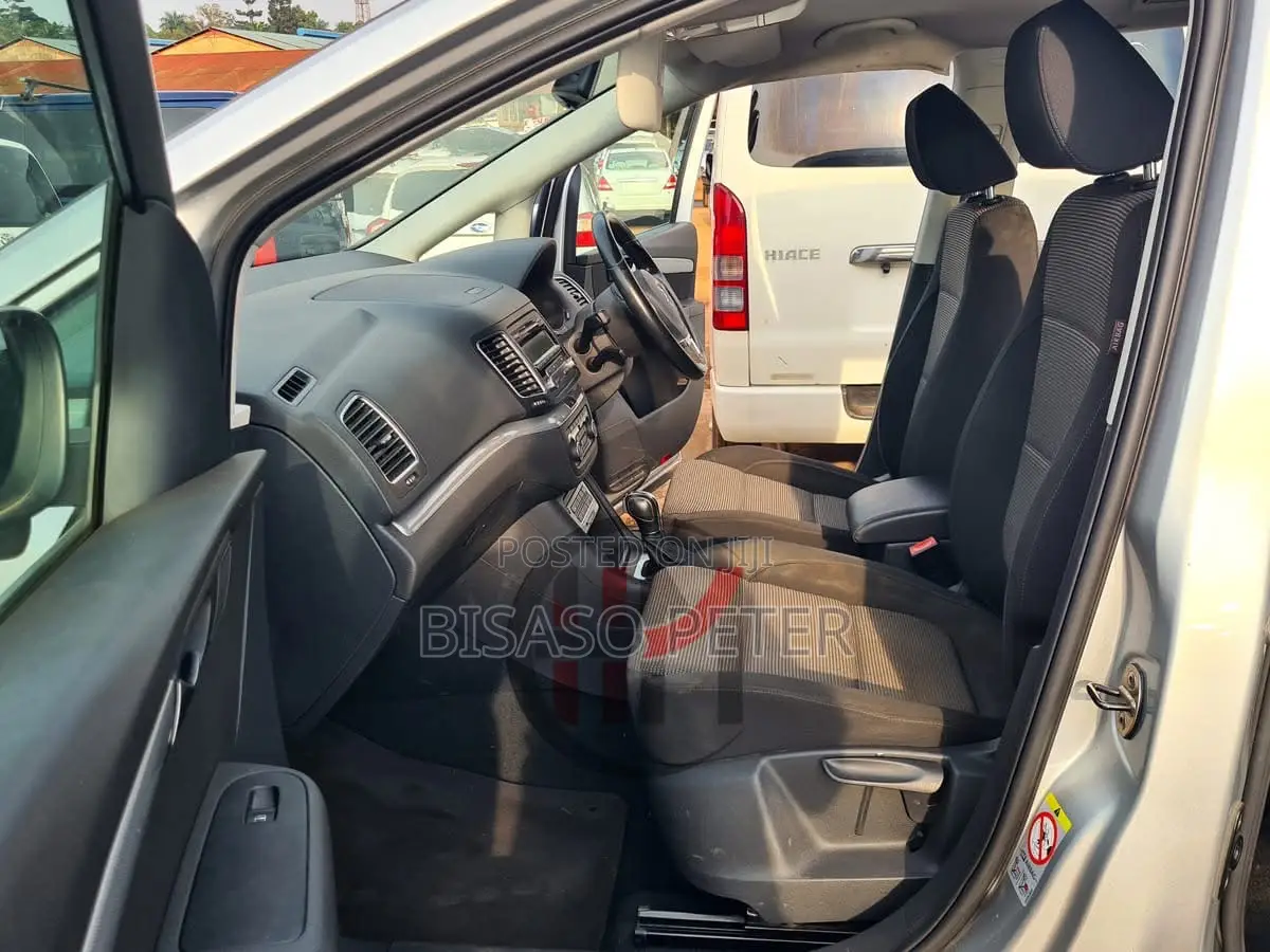 Volkswagen Sharan 2010 Silver