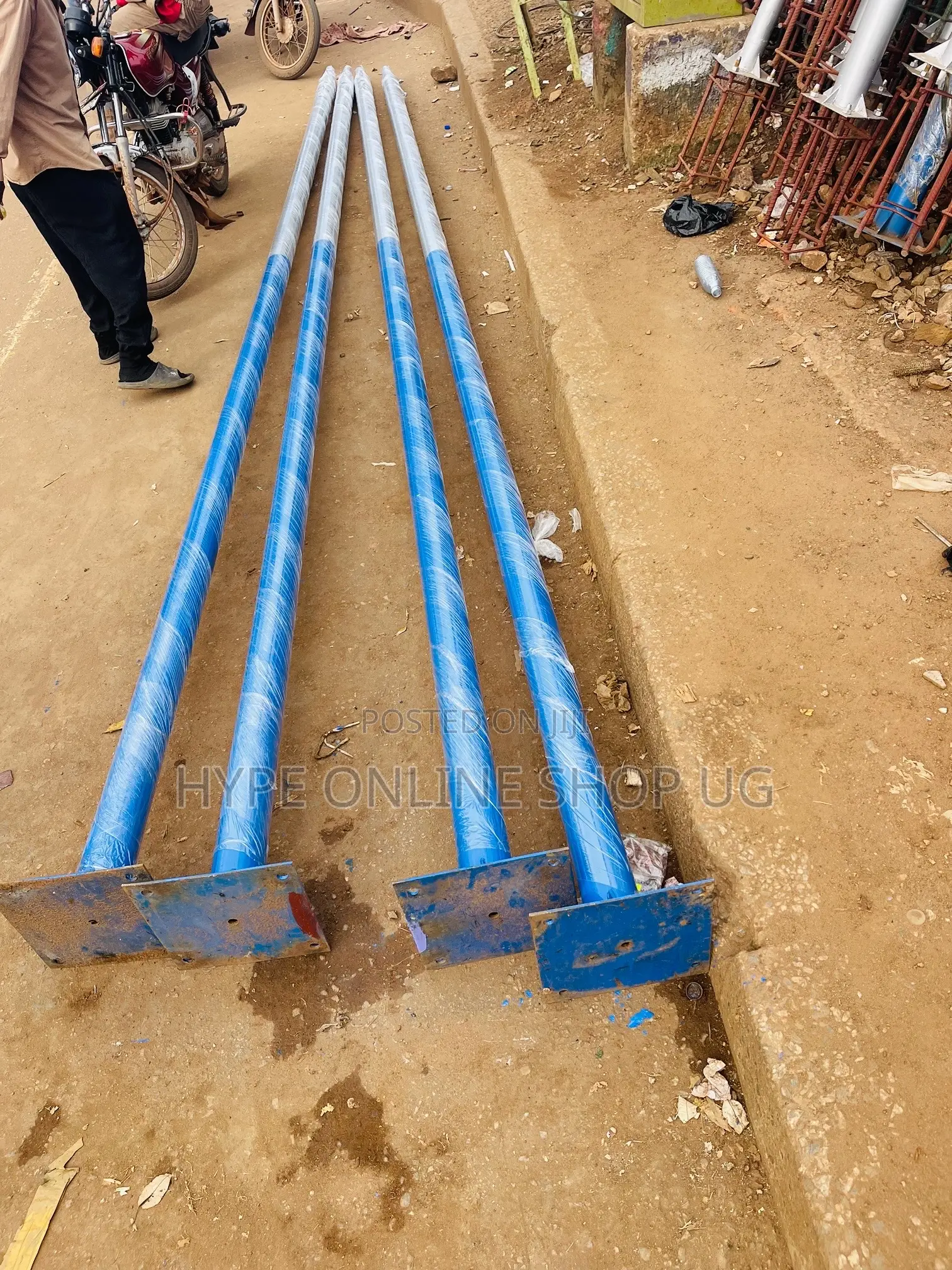 Dutyfree Solar Poles