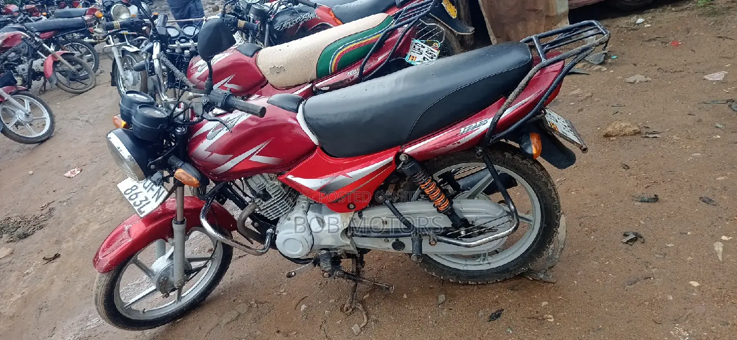 TVS HLX 125 2023 Red