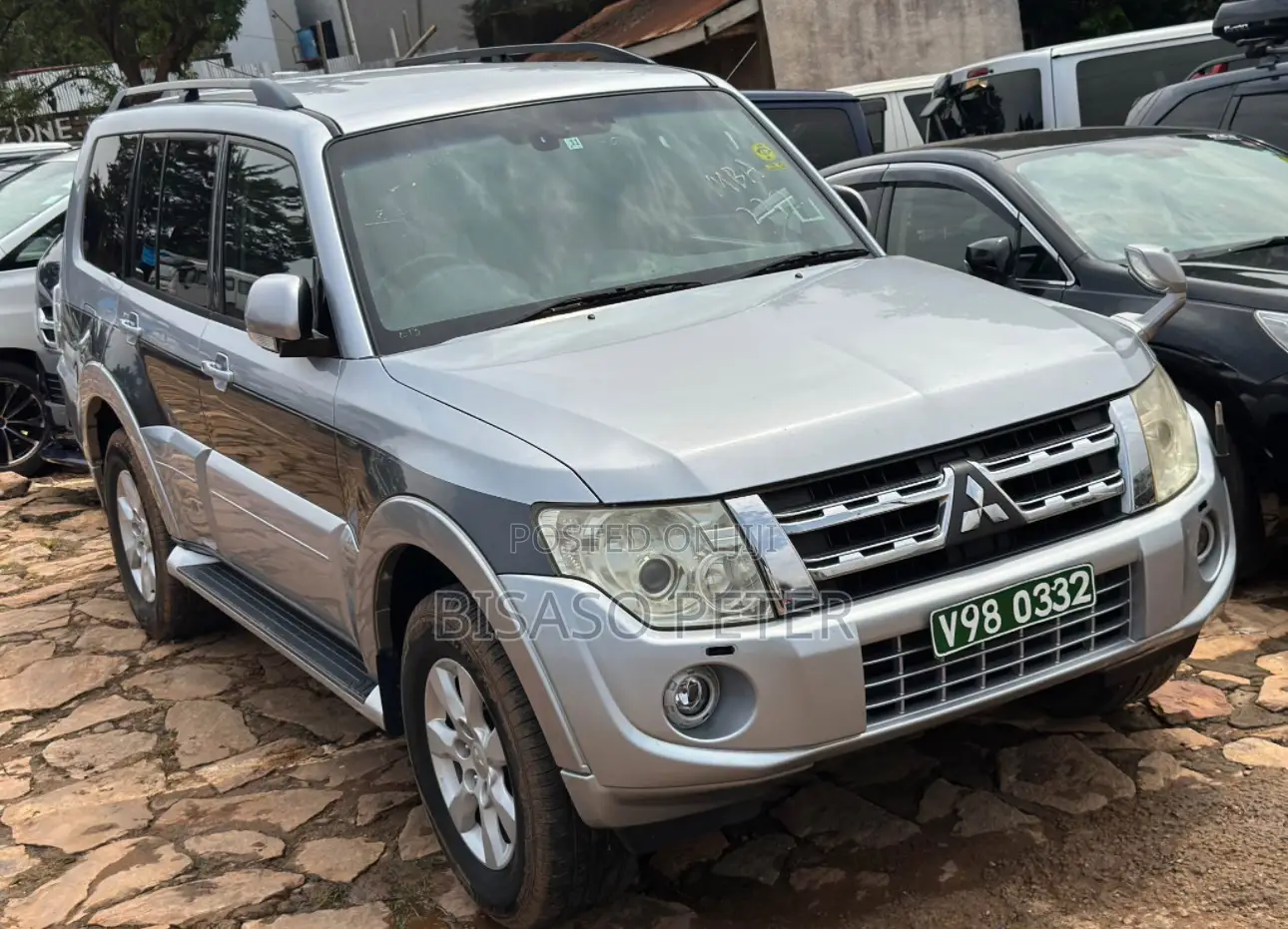 Mitsubishi Pajero 3.2 Di-Dc GLS 2011 Silver