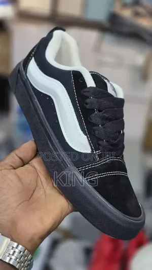 Attest Knu-Skool Vans. Black White. Originals