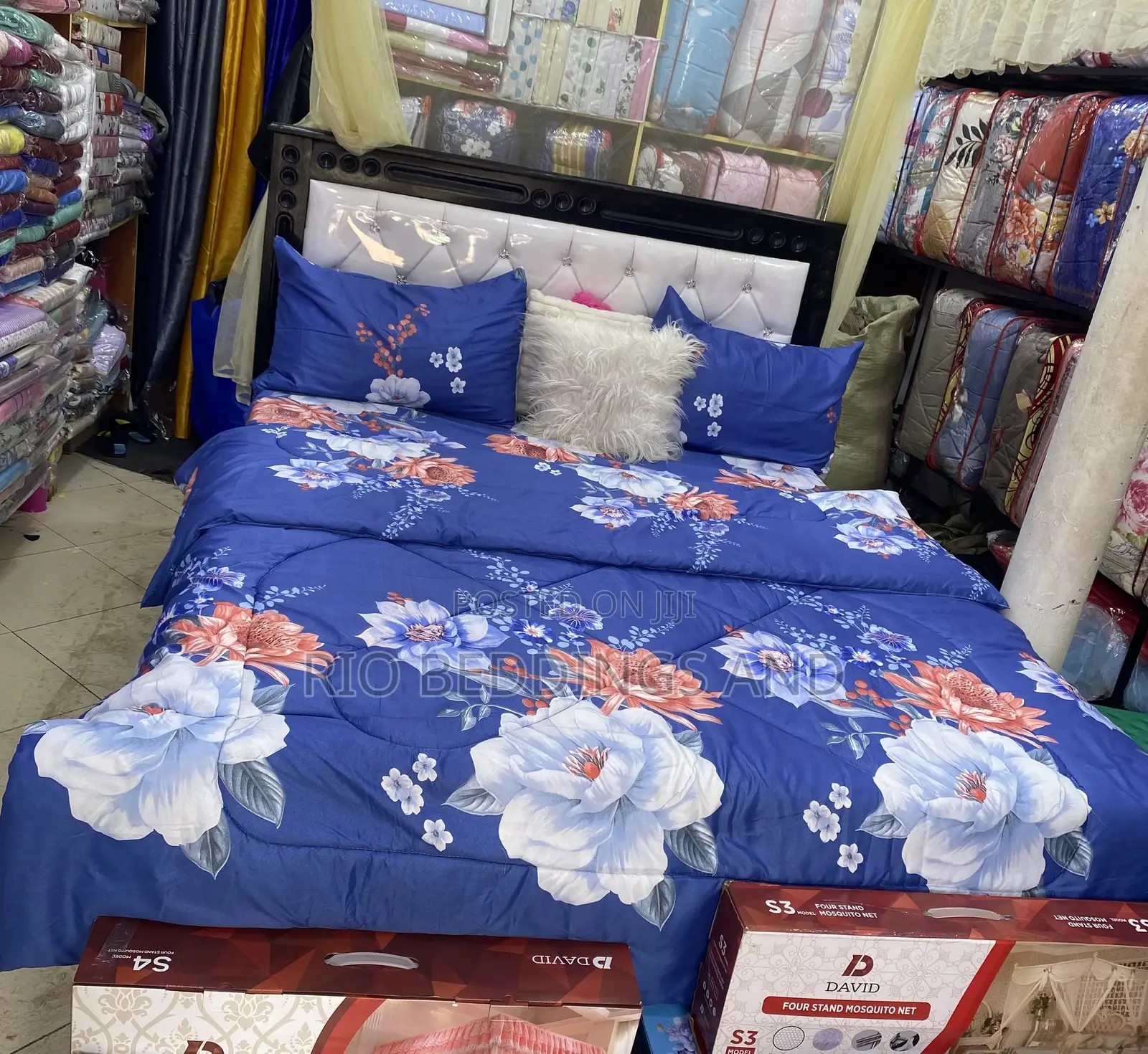 Bed Cover With 4pcs