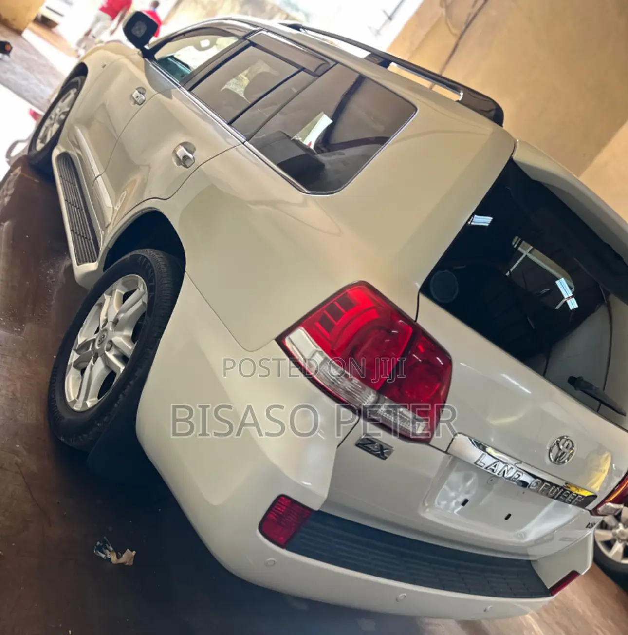 Toyota Land Cruiser 2010 White