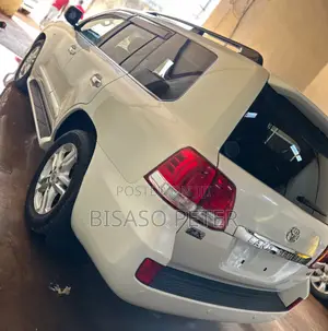 Toyota Land Cruiser 2010 White