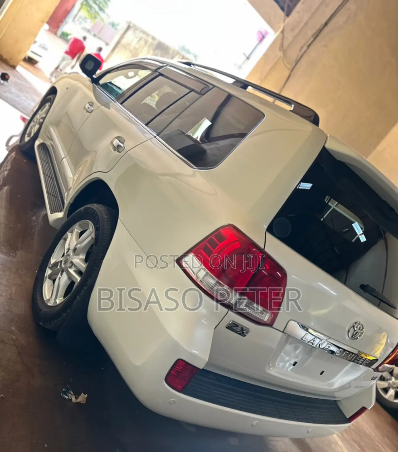 Toyota Land Cruiser 2010 White