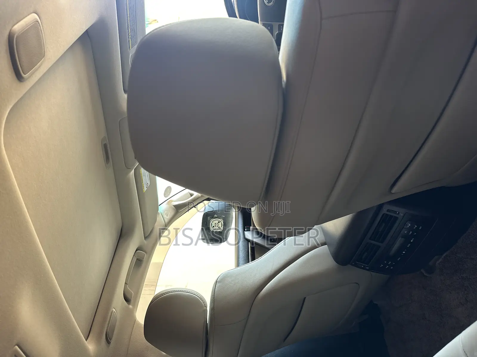 Toyota Land Cruiser 2010 White