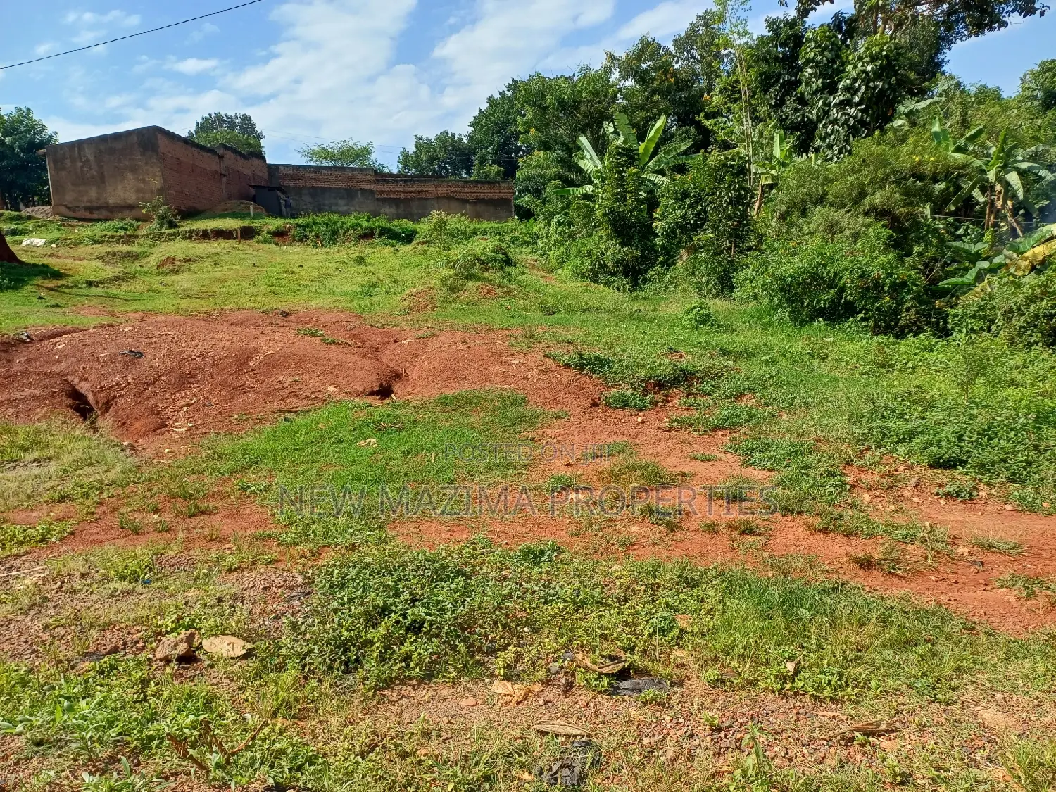Very Commercial Plot Measuring Directly on Tarmac Road