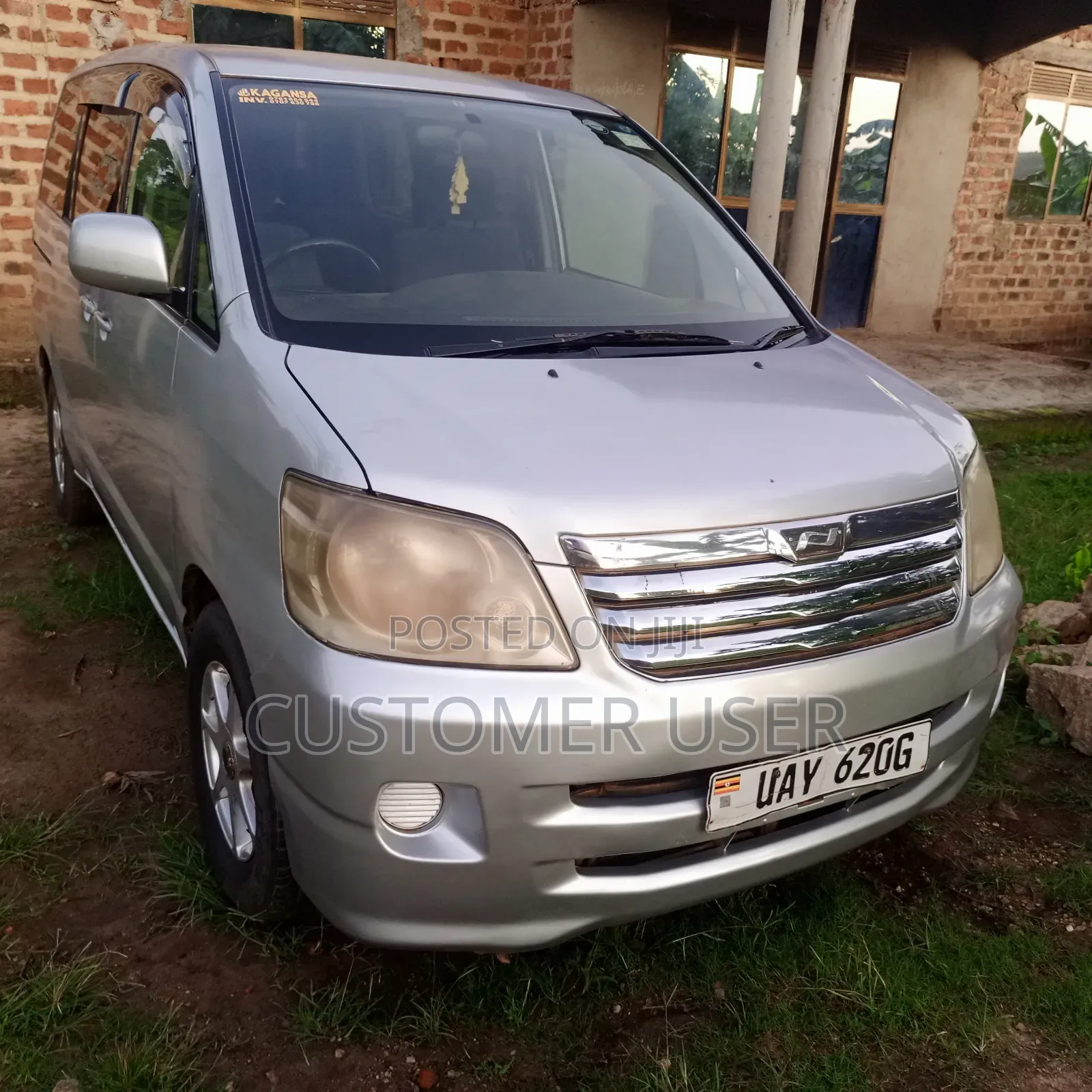 Toyota Noah 2002 Silver