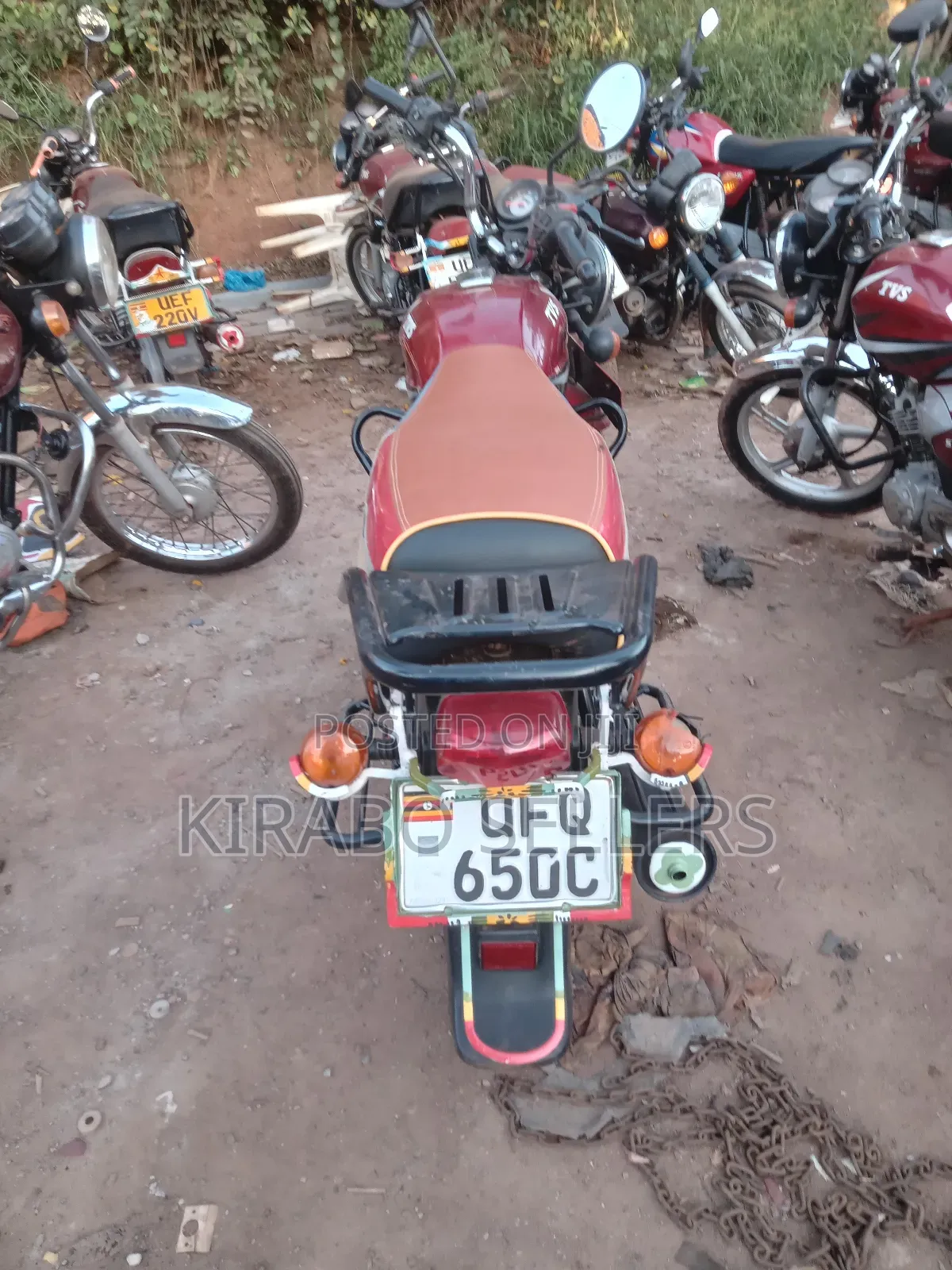 TVS HLX 125 2023 Red