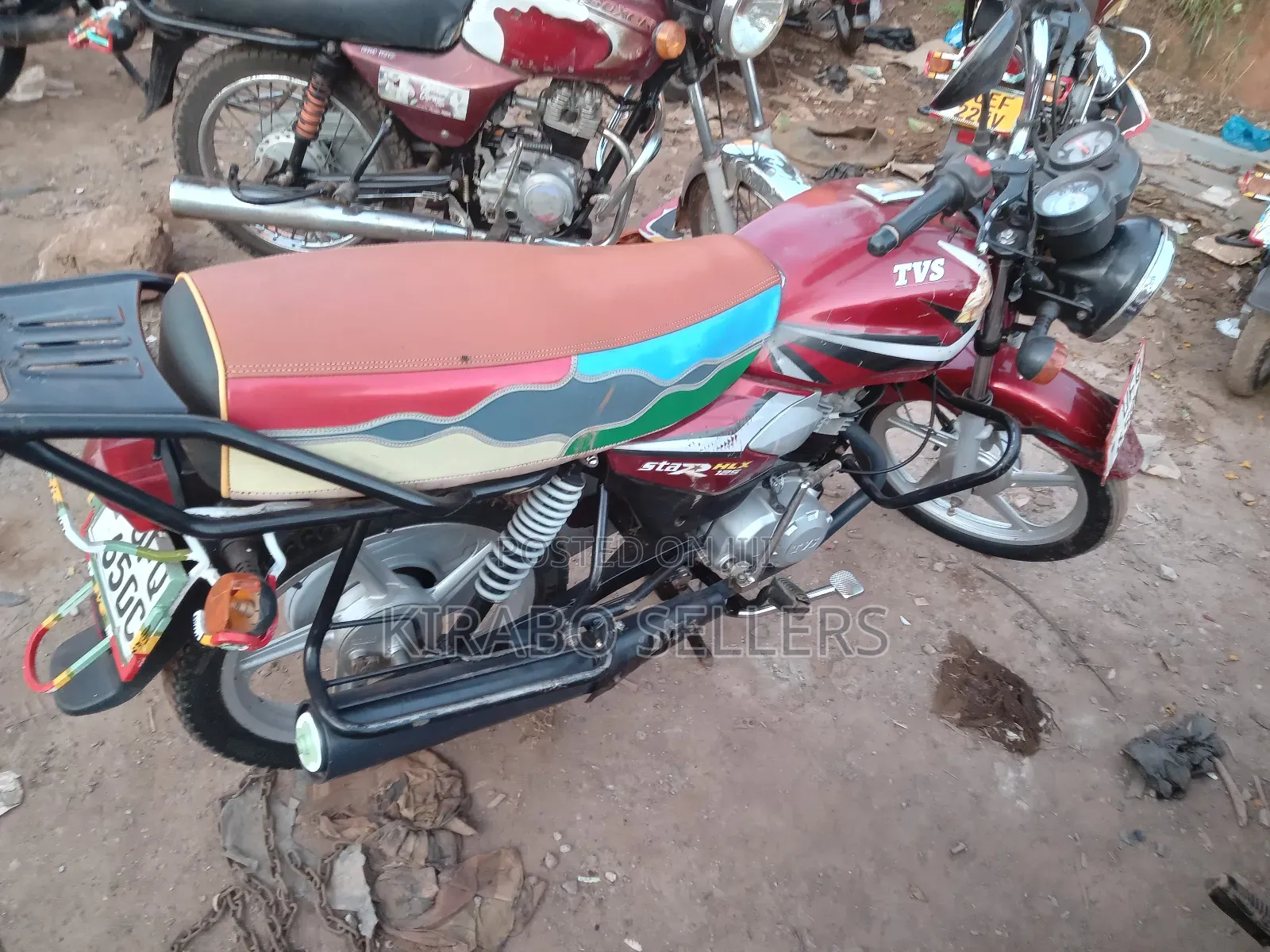 TVS HLX 125 2023 Red