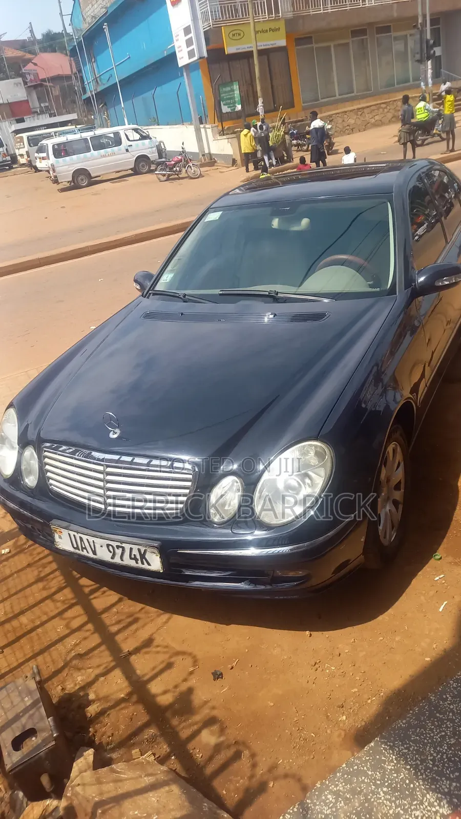 Mercedes-Benz E300 2005 Blue