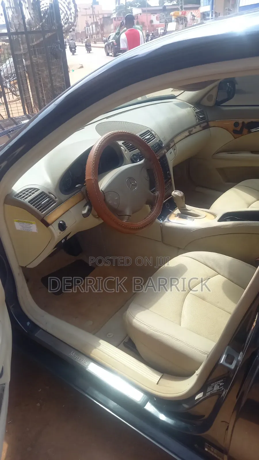 Mercedes-Benz E300 2005 Blue