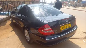Mercedes-Benz E300 2005 Blue