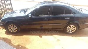 Mercedes-Benz E300 2005 Blue