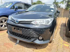 Toyota Corolla Fielder 1.5 Hybrid FWD 2016 Black