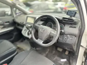 Toyota Wish 2011 White