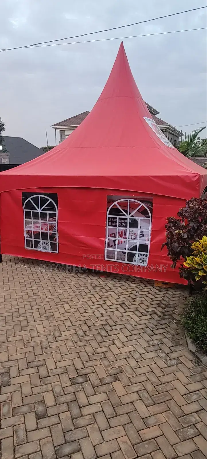 50-Seater One Side Cover Well Branded