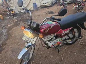Bajaj Boxer 2019 Red