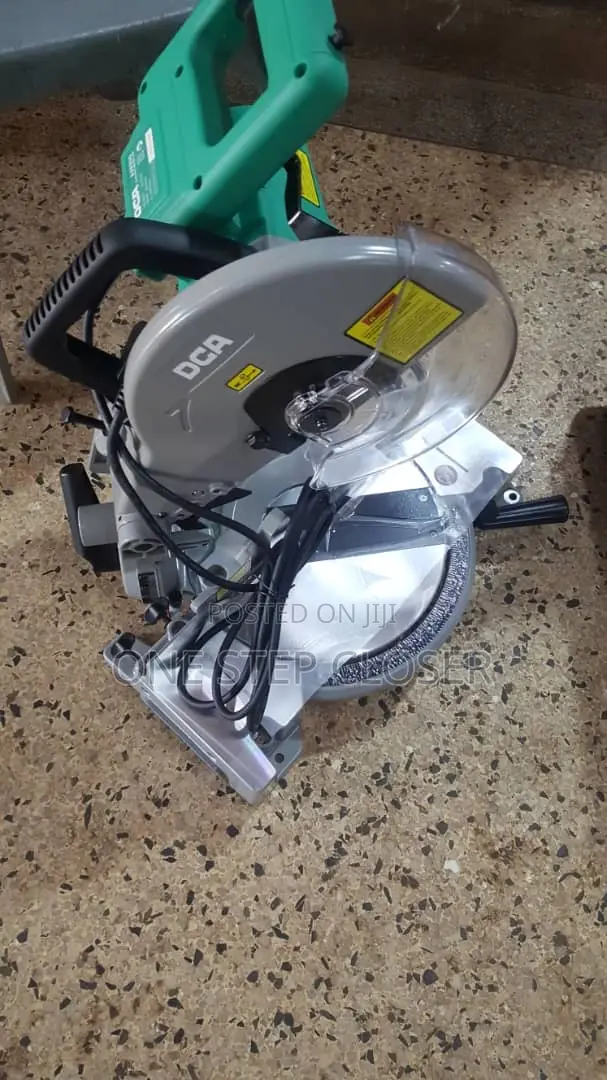 Miter Saw Machine