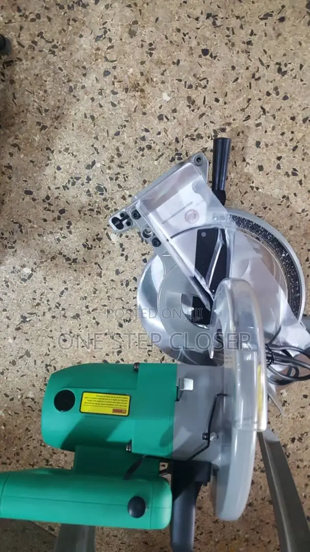 Miter Saw Machine