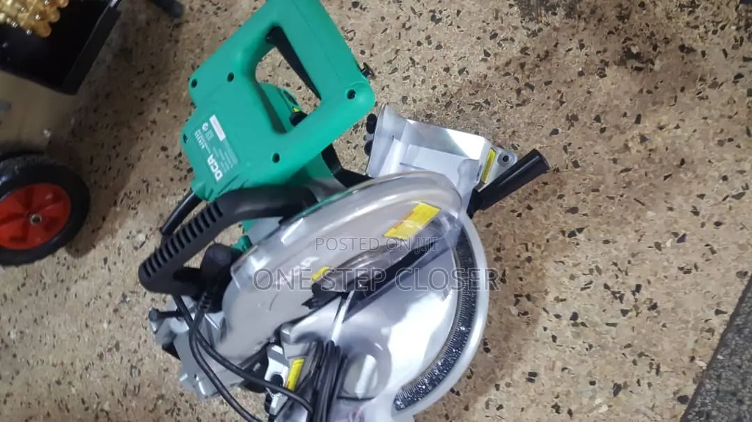 Miter Saw Machine