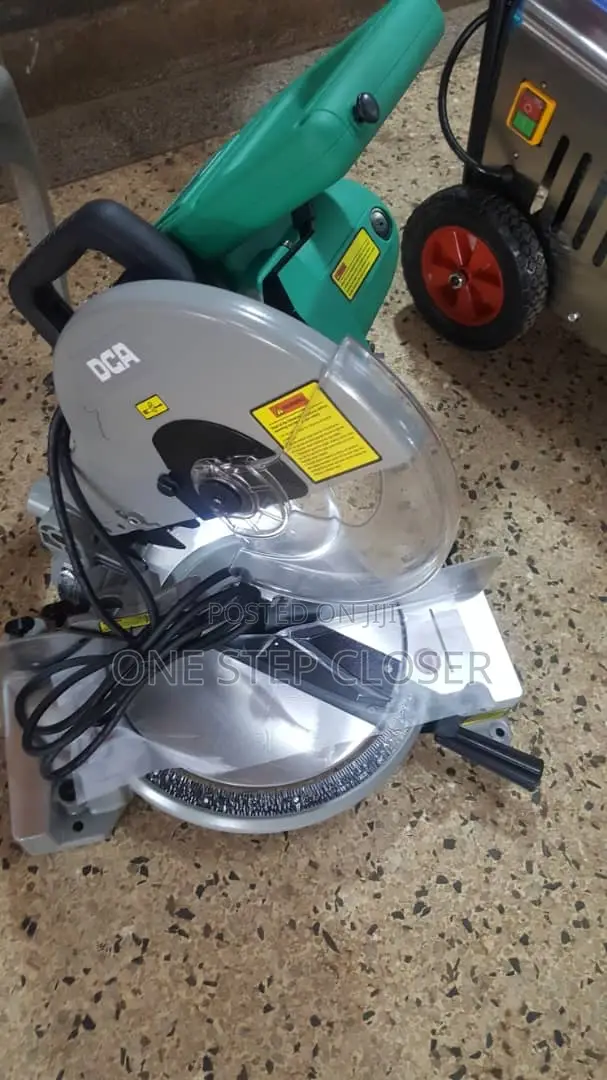 Miter Saw Machine