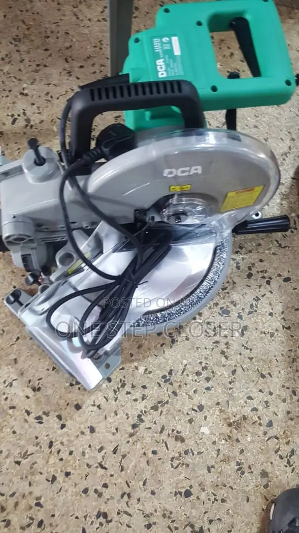 Miter Saw Machine
