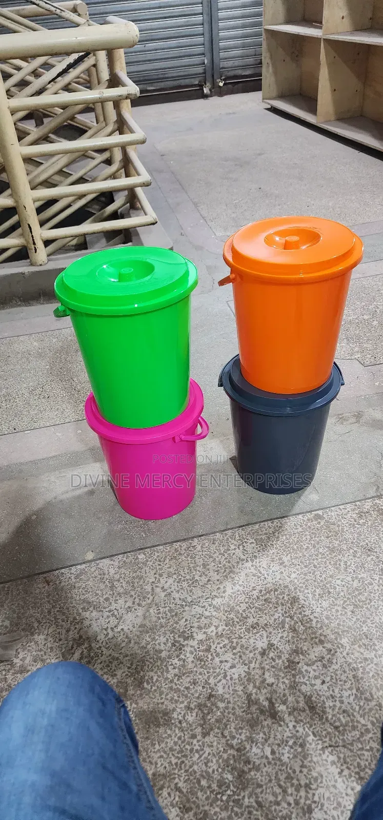 Iolitres School Buckets