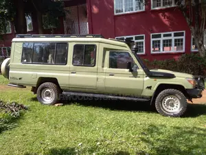 Safari 4 X 4 Land Cruiser Extended 7 Seater for Hire