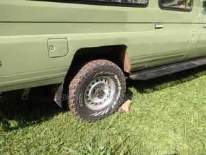 Safari 4 X 4 Land Cruiser Extended 7 Seater for Hire